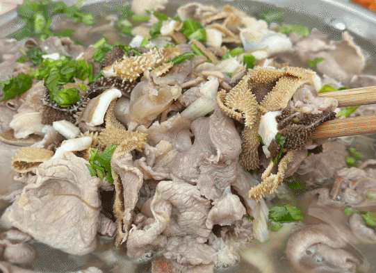 3.跷脚牛肉动图.gif