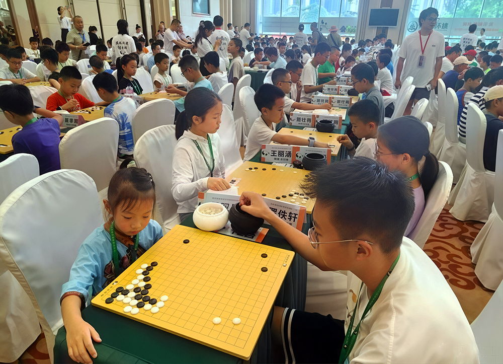 转载：一位老人与千名孩子的故事（此文载于西南商报3月24日）