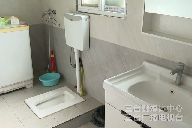 聚焦厕所革命提升农村人居环境